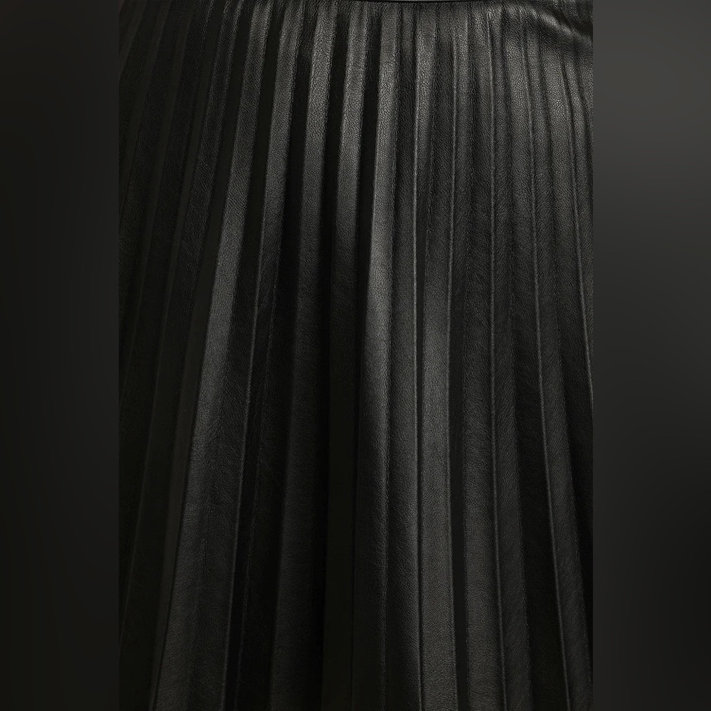 LULUS- Better Luck Next Time Black Vegan Leather Pleated Mini Skirt- NWT - Picture 3 of 4